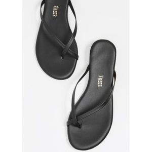 TKEES Riley matte-leather flip flops in Black - Size 9